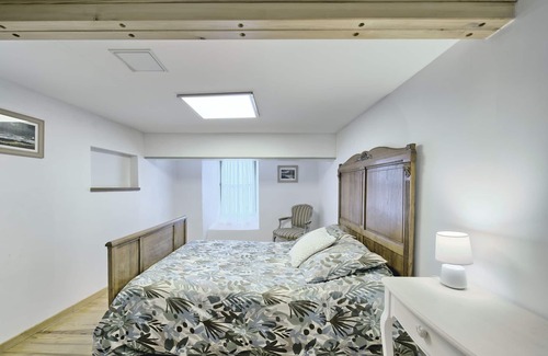 Arreau Apartment | Apartment 'Loft En Duplex Avec Balcon Et Vue' with Mountain View and Balcony