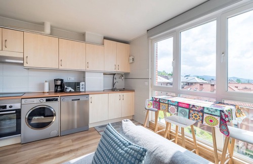 Renedo Apartment | Apartment 'Luminoso' with Mountain View, Private Terrace and Wi-Fi