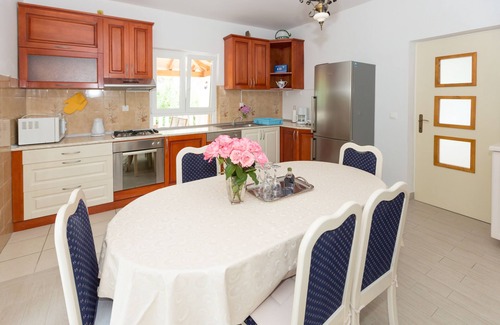 Cavtat Villa | Apartment Lucy with Terrace, Sleeps 4 ;CAVTAT, 750 m from the center