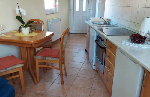 Jadrtovac Apartment | Apartment Luka - One Bedroom Apartment with Balcony