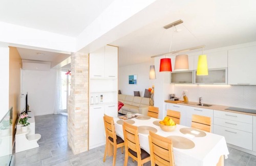 Orasac Apartment | Apartment Lula - Superior Two-Bedroom Apartment with Balcony and Sea View