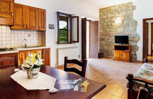 Roccastrada Other | Apartment "Luna" with Terraces, Shared Pool & Wi-Fi