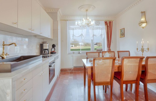 Horsbull Apartment | Apartment 'Maximilian Suite' with Shared Garden and Wi-Fi