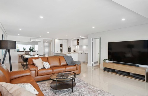 Scarborough Apartment | Apartment M409 - High-end Luxury awaits
