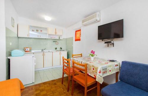 Tribunj Apartment | Apartment Malaga