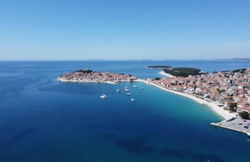 Primosten Apartment | Apartment Mali Ive (PME300) in Primosten - 6 persons, 3 bedrooms