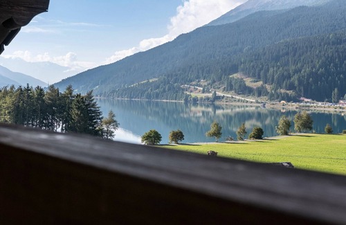 Resia Apartment | Apartment 'Mansardenwohnung Egart' with Lake View, Balcony and Wi-Fi