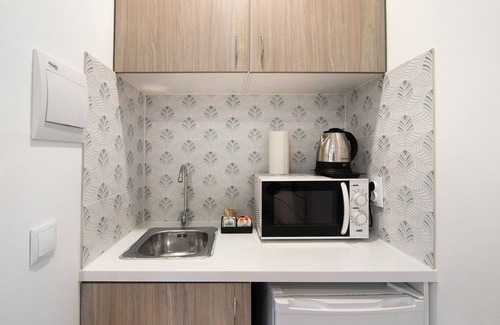 Moncarapacho e Fuseta Apartment | Apartment 'Mar' with Shared Terrace, Wi-Fi and Air Conditioning