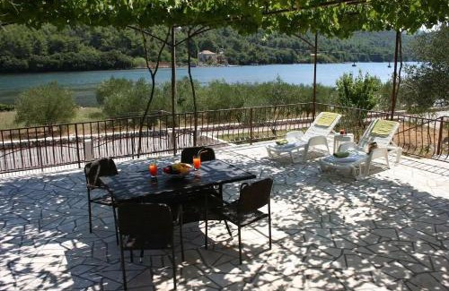 Broce Apartment | Apartment Marin