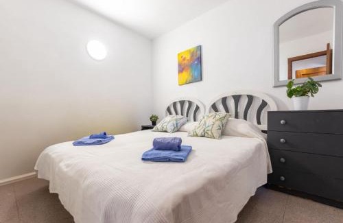 Salou City Centre Apartment | Apartment Mariposa-5 by Interhome