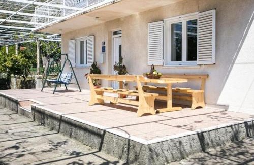 Brsecine Apartment | Apartment Marko - Three-Bedroom Apartment with Terrace and Sea View Brse ine