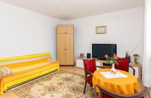 Brsecine Apartment | Apartment Marko - Three-Bedroom Apartment with Terrace and Sea View Brse ine