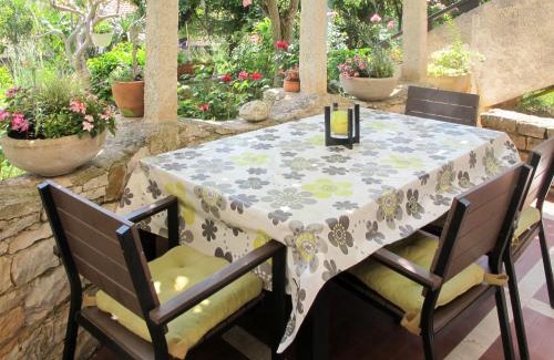 Pjescana Uvala Apartment | Apartment Maslina by Interhome
