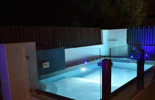 Playa Honda Apartment | Apartment 'Mauai' close to the Sea with Pool & Wi-Fi