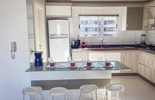 Andorinha House | Apartment - Meia Praia - 3 suites- 100 meters from the beach