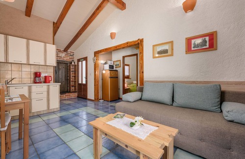 Strpacici Apartment | Apartment Milena with pool in Visnjan, Istria