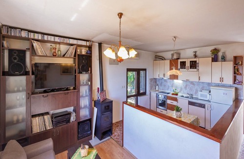Stravca Apartment | Apartment Mileta - Two Bedroom Apartment with Swimming Pool