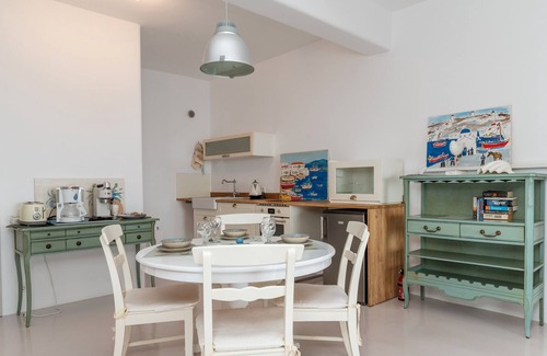 Faros Armenistis Apartment | Apartment 'Milou 1' with Sea View, Private Garden and Wi-Fi