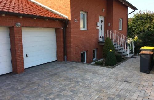 Philippinenhof-Warteberg Apartment | Apartment mit Blick auf Herkules mit Parkplatz