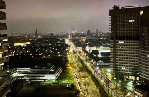 Suelz Apartment | Apartment mit Kölner Dom Blick