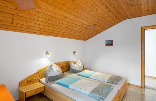 Bruck an der Grossglocknerstrasse Apartment | Apartment Moderegg by Interhome