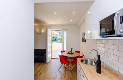 Mokosica Apartment | Apartment Moon River - Two-Bedroom Apartment with Terrace