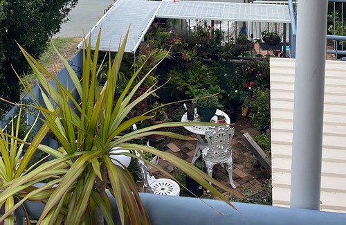 Biggera Waters Apartment | Apartment near a great fishing spot , close to everything.
