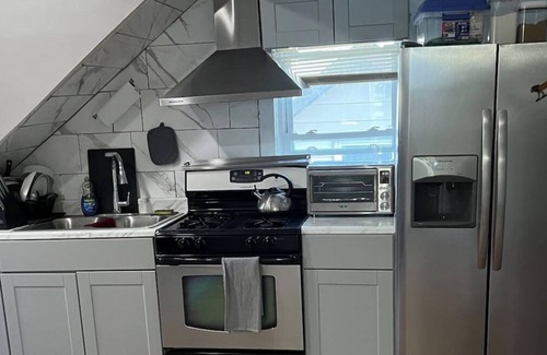 Hillside Apartment | Apartment near Airport