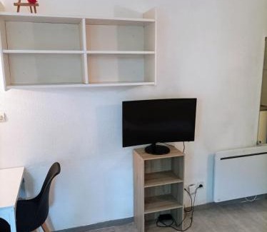 Celleneuve Apartment | Apartment Near Center