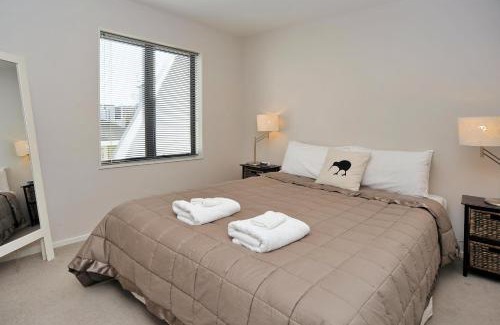 Merivale Apartment | Apartment near Hagley Park with Secure Entry- Carlton Villa 3