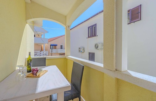 Kustici Apartment | Apartment near the beach (20m) , free WiFi and free parking