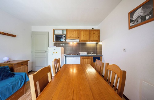 Albiez-le-Vieux Apartment | Apartment 'Neptune' with Mountain View and Balcony