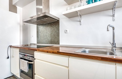 Grau i Platja Apartment | Apartment 'Neptuno' with Shared Pool, Balcony and Wi-Fi