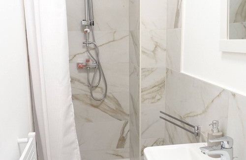 Sudervorstadt Apartment | Apartment 'Nice Close To City' with Shared Garden, Balcony and Wi-Fi