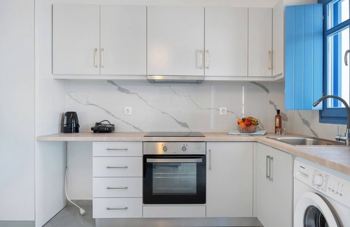 Katapola Apartment | Apartment 'Nicolas House 4' with Sea View, Wi-Fi and Air Conditioning