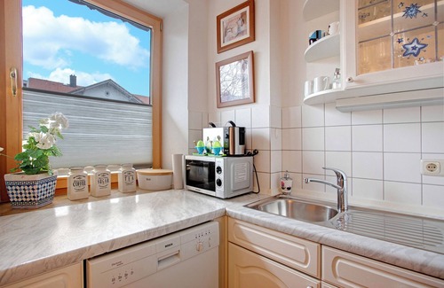 Rottach Apartment | Apartment 'Niekerken' with Mountain View, Shared Garden and Wi-Fi
