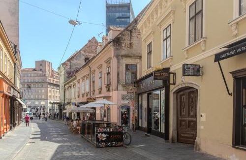 Donji Grad Apartment | Apartment Nikola 4*