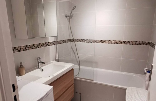 Champs-sur-Marne Apartment | Apartment Noisiel 77 (near Disneyland & Paris)