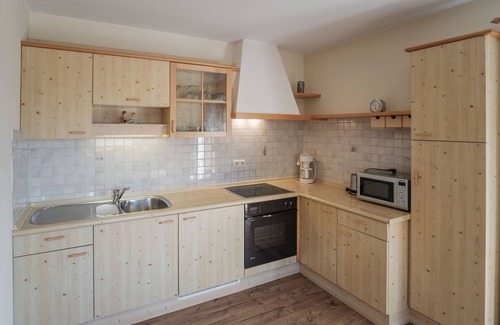 Velturno Apartment | Apartment 'Oberhemberger Hof Zwoaer' with Mountain View, Shared Terrace and Wi-Fi
