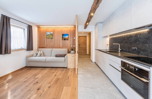 Prateria Apartment | Apartment 'Obermarhof Apt Almrose' with Mountain View, Shared Garden and Wi-Fi