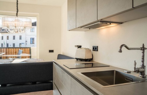 Tesimo Apartment | Apartment "Oma luisa - Schlosserhaus 31" with Balcony, Mountain View & Wi-Fi