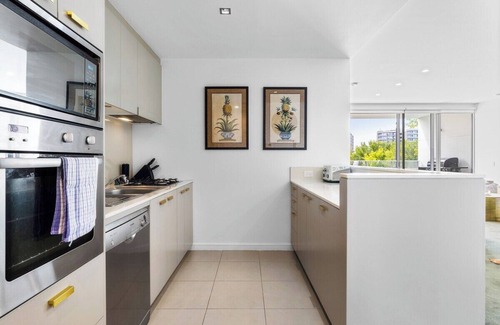 Newcastle Apartment | Apartment on Honeysuckle