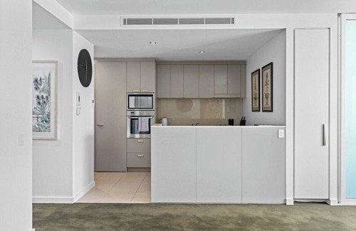 Newcastle Apartment | Apartment on Honeysuckle