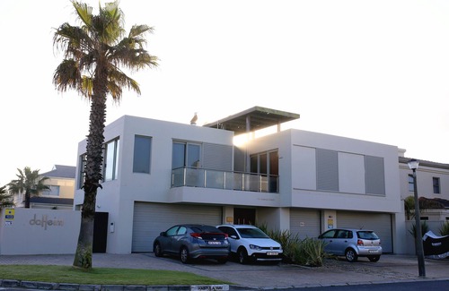Sunset Beach Apartment | Apartment on the ground floor overlooking the pool