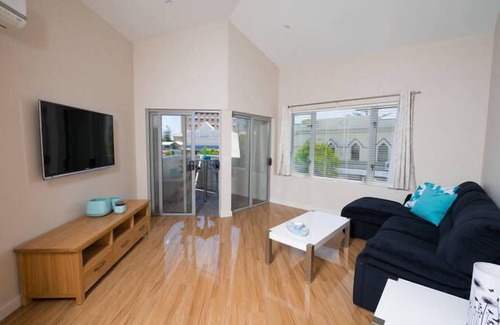 Fremantle Apartment | Apartment on Wray 4