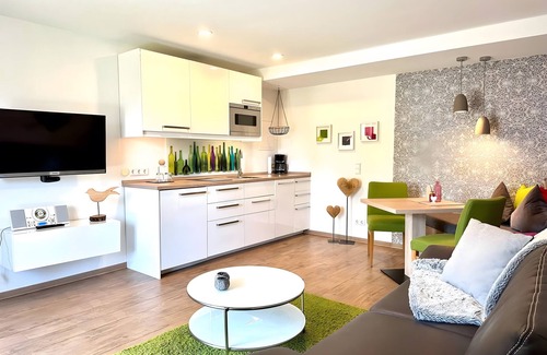 Obergrainau Apartment | Apartment 'One Bedroom - 305' with Mountain View, Shared Pool and Wi-Fi