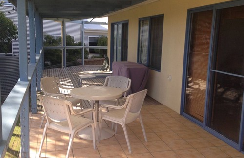 Merimbula Cottage | Apartment overlooking Merimbula Bay