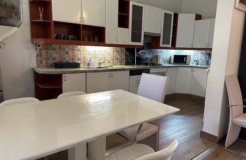 Belso-Ferencvaros Apartment | Apartment overlooking Danube and the park. Near Gellert Bath and the Central Market