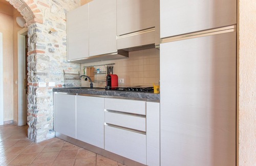 Riotorto Apartment | Apartment 'Paolina' with Sea View, Wi-Fi and Air Conditioning