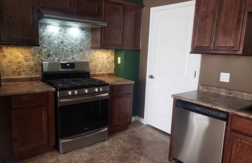 Olive Branch Apartment | Apartment Parlor Room - Bethel Gardens
